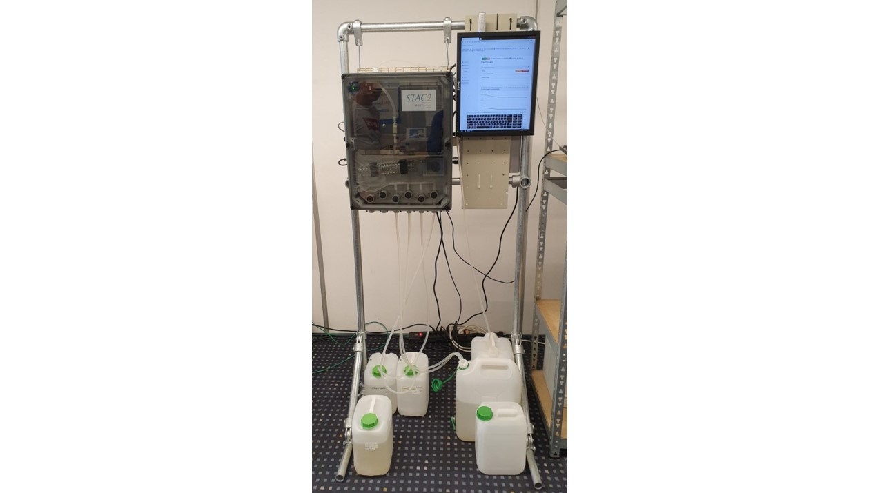 STAC2 - Analyseur multiparamètres UV